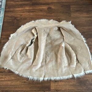 Selling this Fever xl coat! Super nice! Only worn twice!